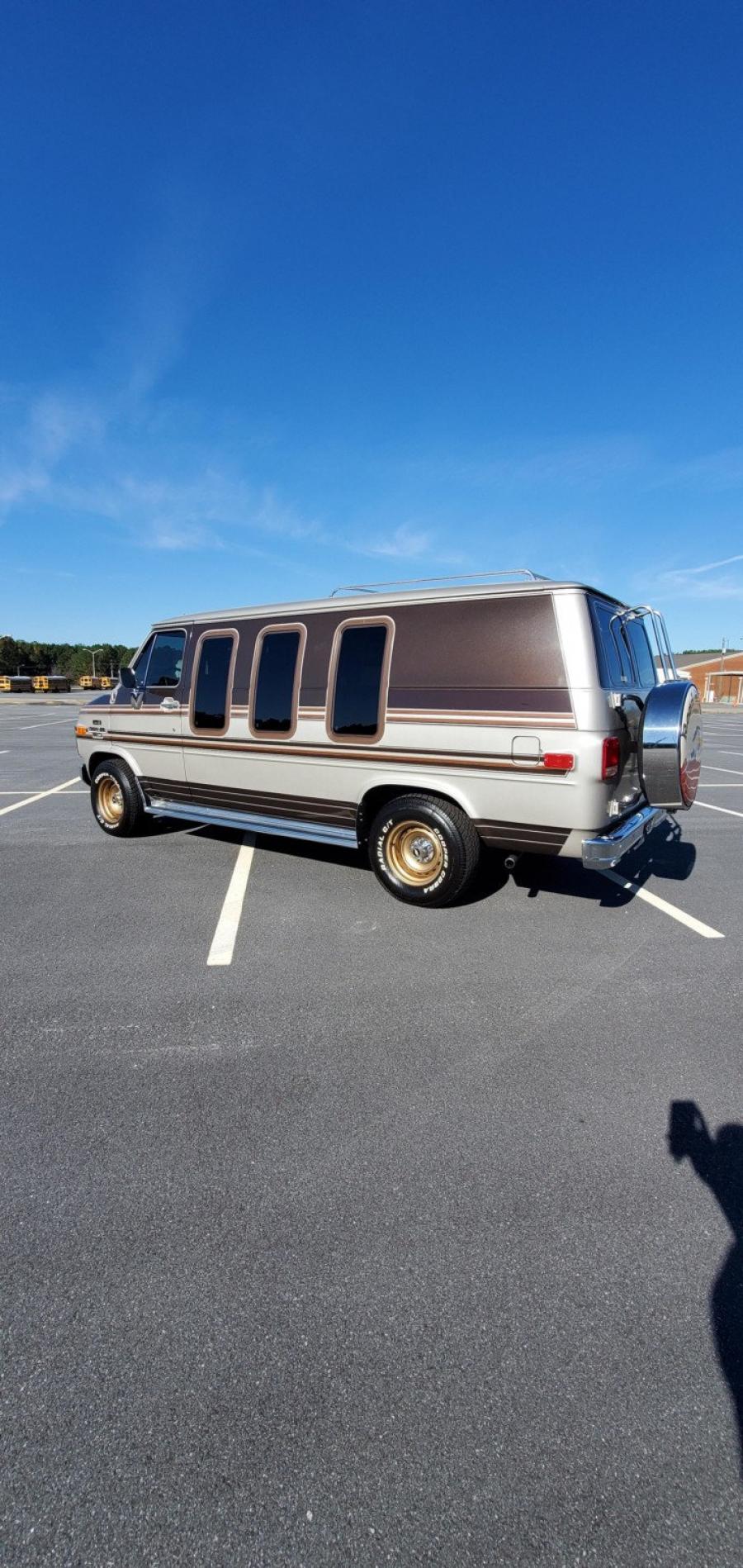  Chevrolet G20 Conversion Van  (CG21305) 1988 года  (фото 54 из 257)